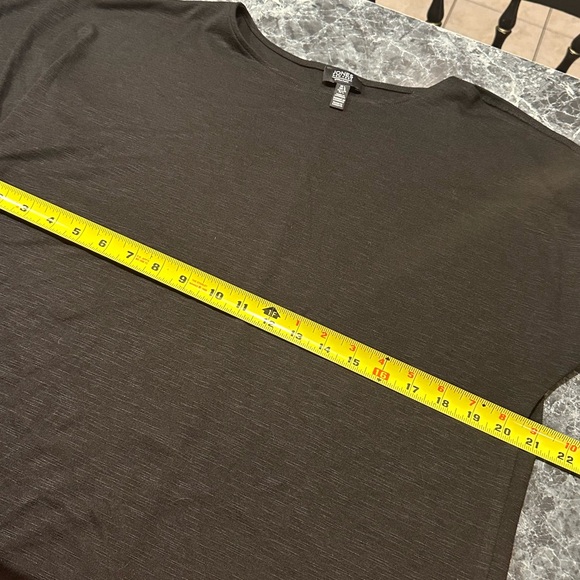 Jones New York Signature black short sleeved T-shirt with open shoulders large.. - Picture 11 of 13